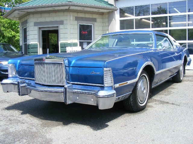 Lincoln Continental 1976 photo 40