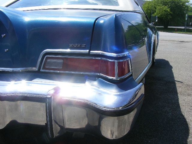 Lincoln Continental 1976 photo 8