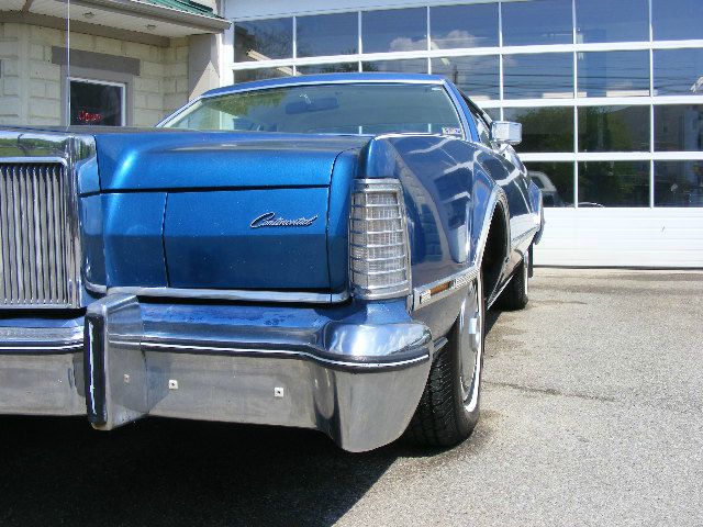 Lincoln Continental 1976 photo 9