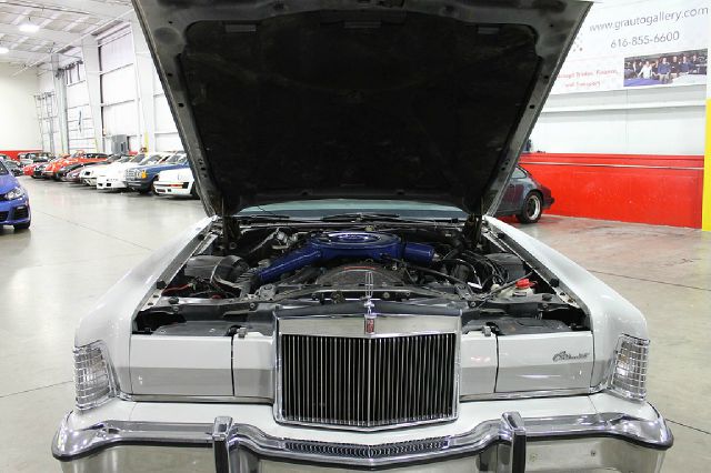 Lincoln Continental 1976 photo 10