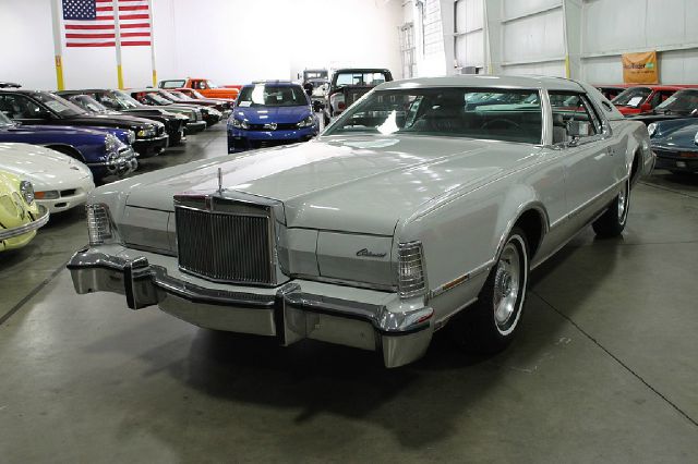 Lincoln Continental 1976 photo 15