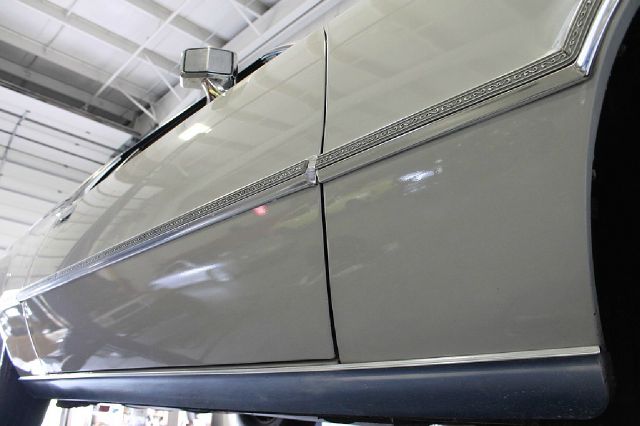 Lincoln Continental 1976 photo 18