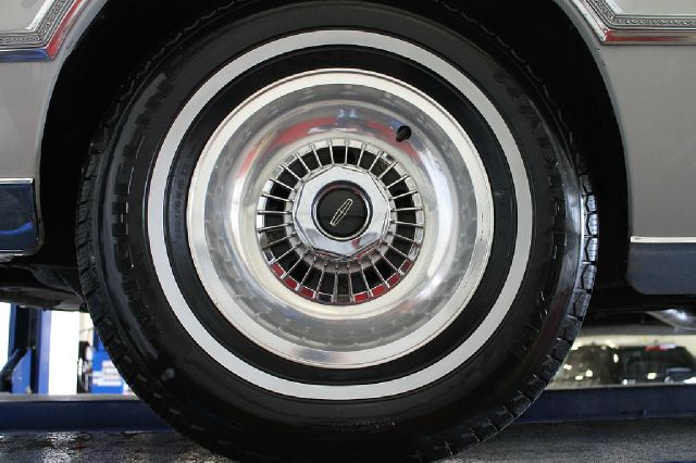 Lincoln Continental 1976 photo 24