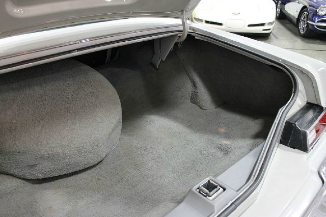 Lincoln Continental 1976 photo 39