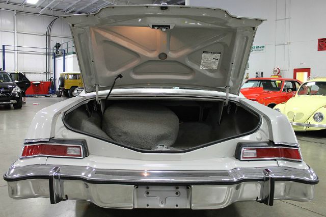 Lincoln Continental 1976 photo 41