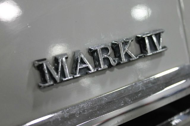 Lincoln Continental 1976 photo 47