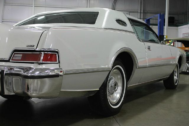 Lincoln Continental 1976 photo 51