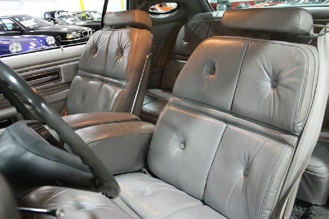 Lincoln Continental 1976 photo 58