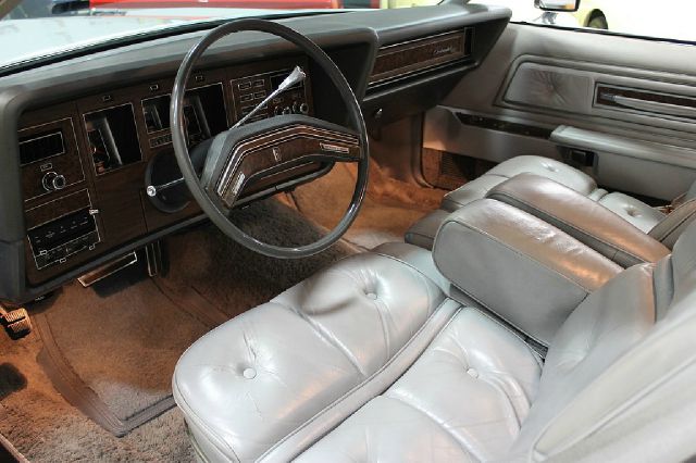 Lincoln Continental 1976 photo 59