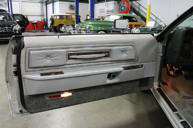 Lincoln Continental 1976 photo 60