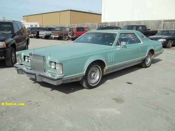 Lincoln Continental 1977 photo 4