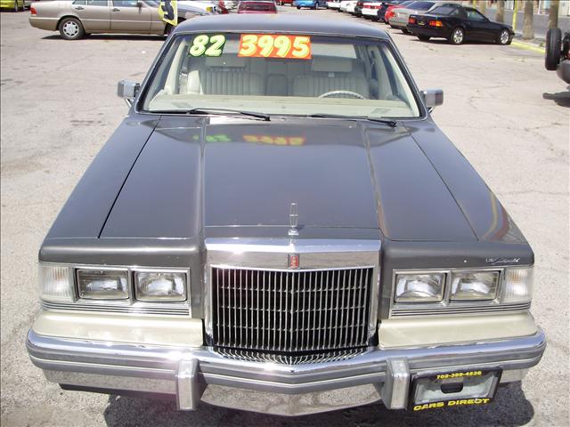 Lincoln Continental 1982 photo 5