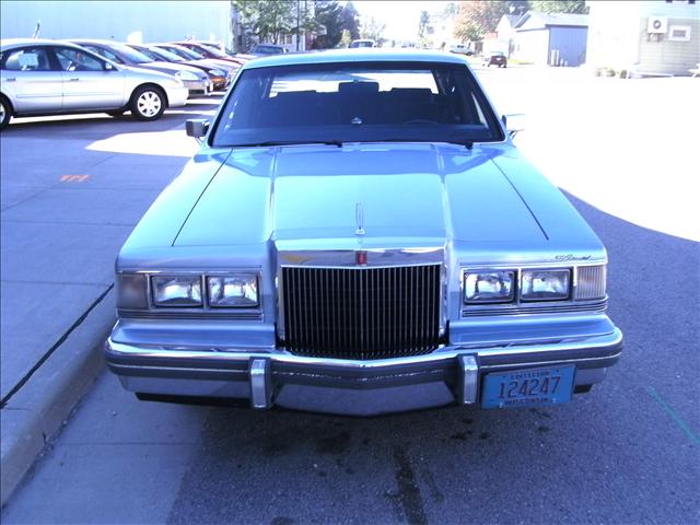 Lincoln Continental 1982 photo 2