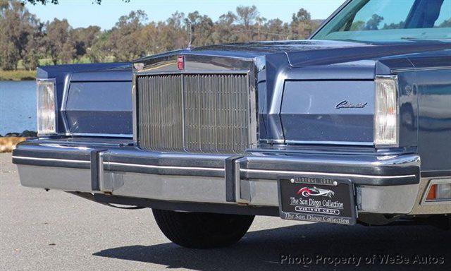 Lincoln Continental 1983 photo 4