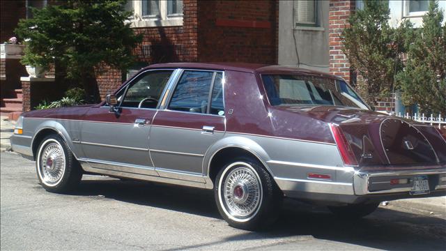 Lincoln Continental 1984 photo 4