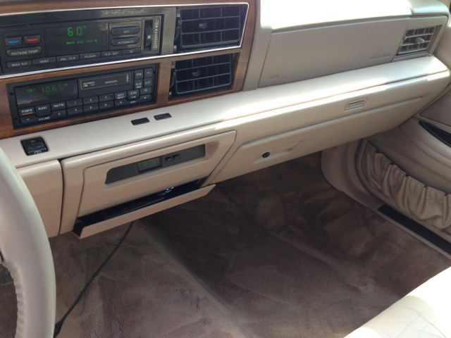 Lincoln Continental 1994 photo 24
