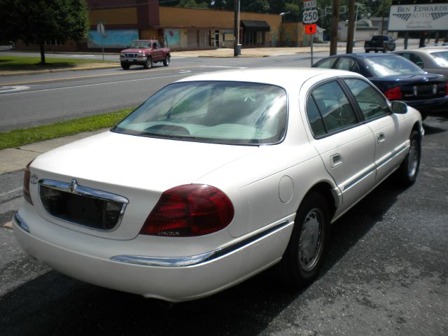 Lincoln Continental Base Sedan