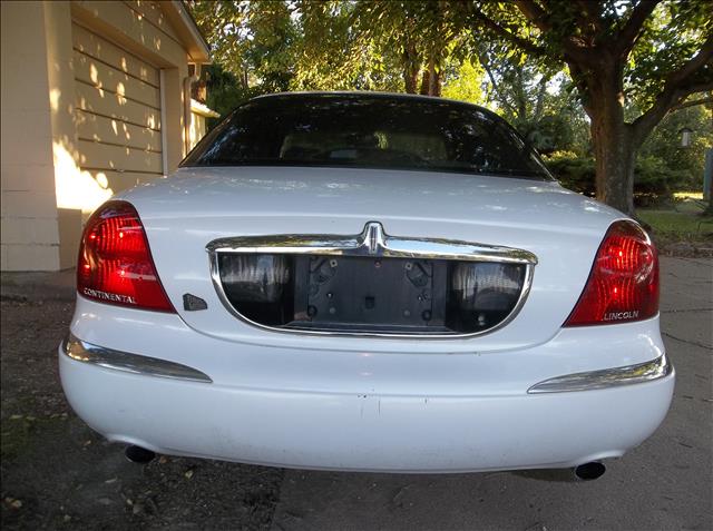 Lincoln Continental Base Sedan