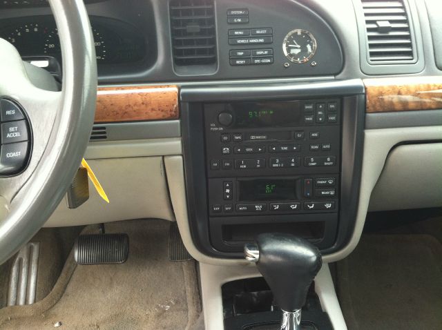 Lincoln Continental 2000 photo 2