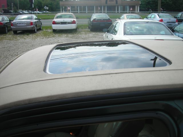Lincoln Continental 2001 photo 3