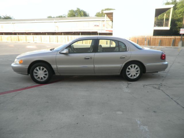 Lincoln Continental 2001 photo 3