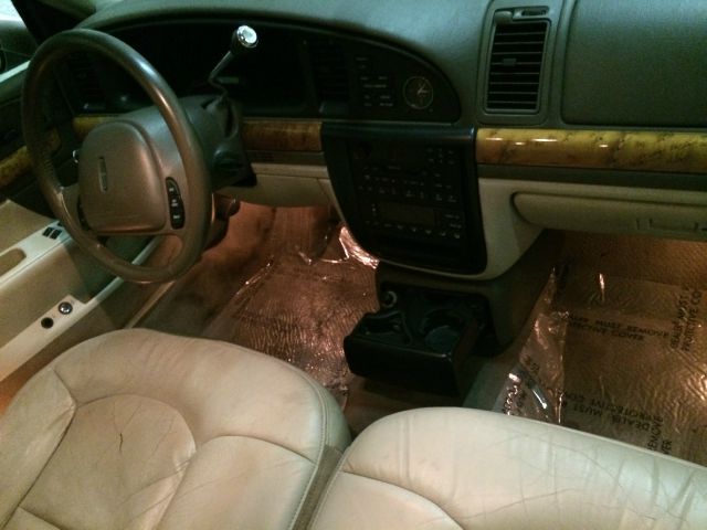 Lincoln Continental 2001 photo 2