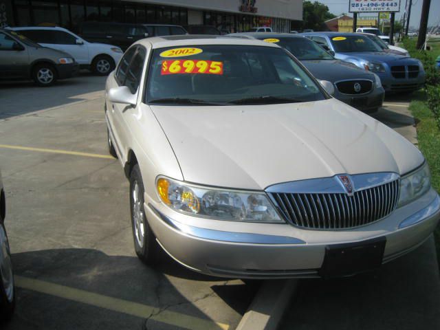 Lincoln Continental 2002 photo 2