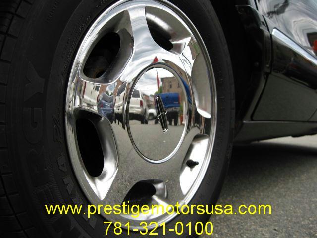 Lincoln Continental 2002 photo 4