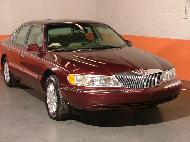 Lincoln Continental 2002 photo 0
