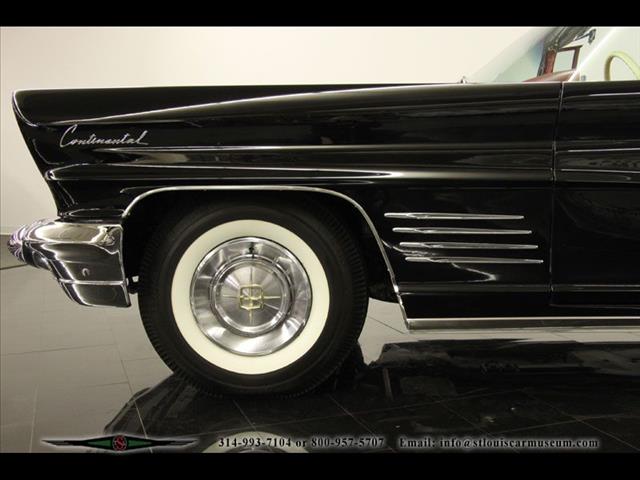 Lincoln Continental Mark V Convertible 1960 photo 23