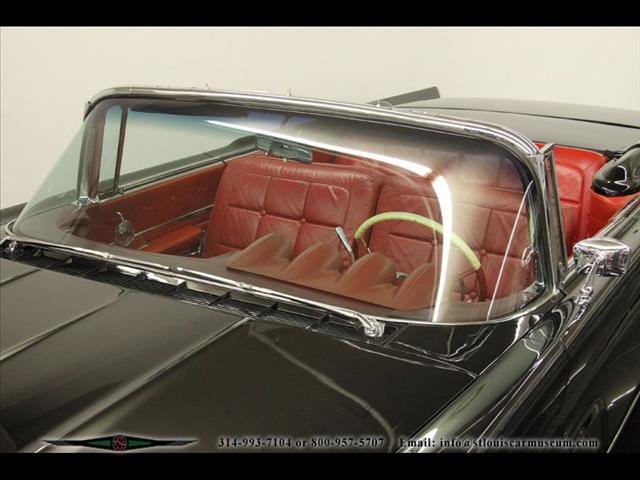 Lincoln Continental Mark V Convertible 1960 photo 6