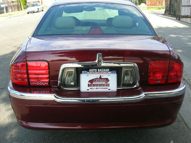 Lincoln LS SE-R Sedan