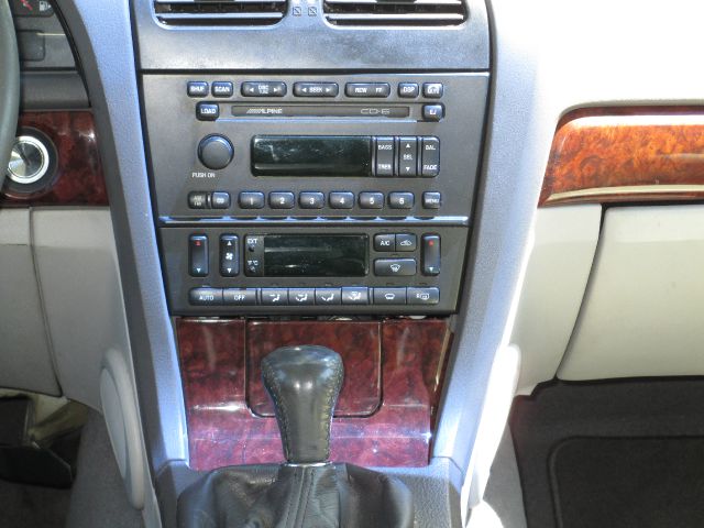 Lincoln LS 2.0T Quattro S-line Sedan