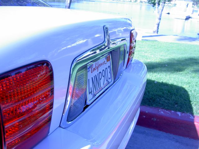 Lincoln LS SE-R Sedan