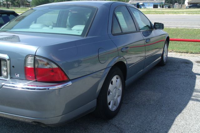 Lincoln LS 2004 photo 1