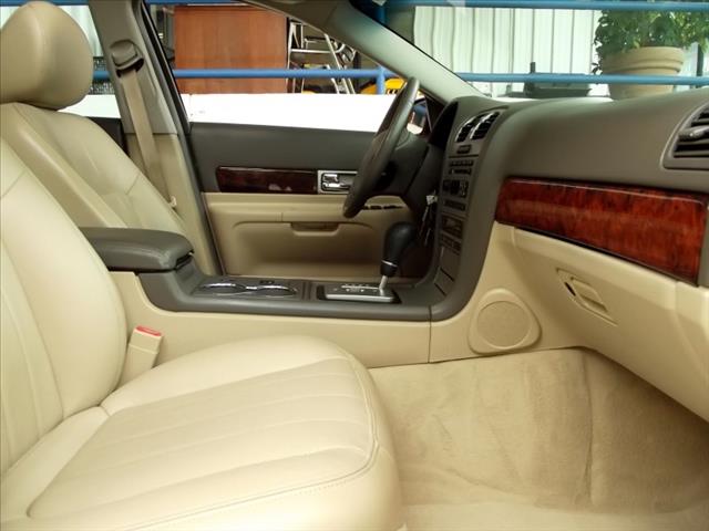 Lincoln LS SE-R Sedan