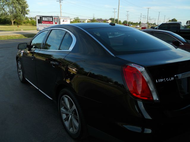 Lincoln MKS 2009 photo 1