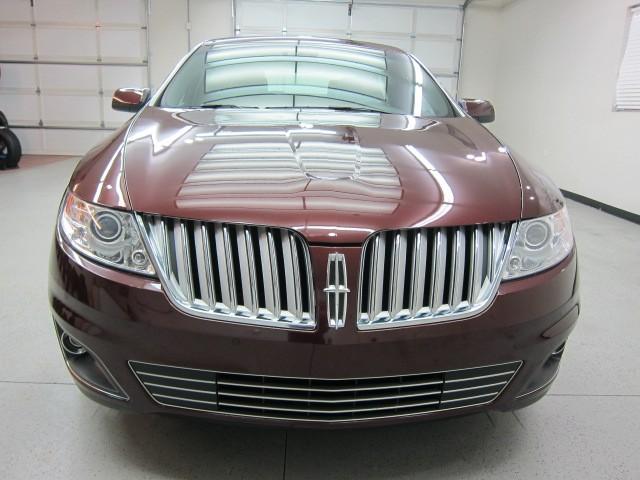 Lincoln MKS 2009 photo 1