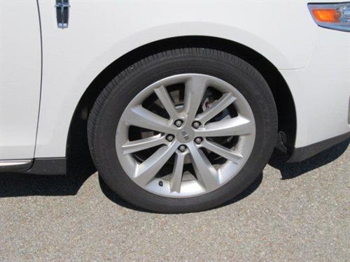 Lincoln MKS 2009 photo 1