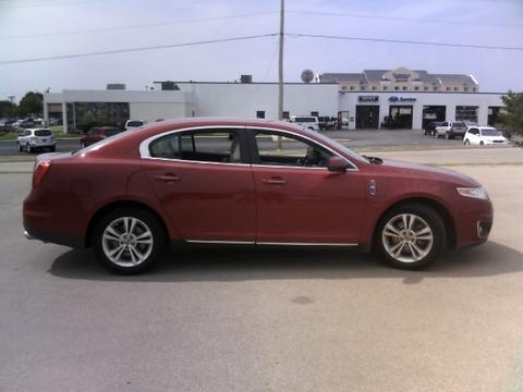 Lincoln MKS 2009 photo 1