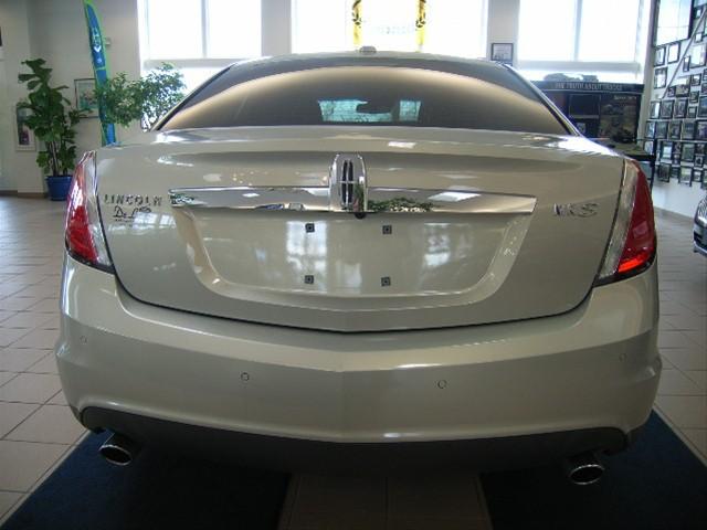Lincoln MKS 2009 photo 2