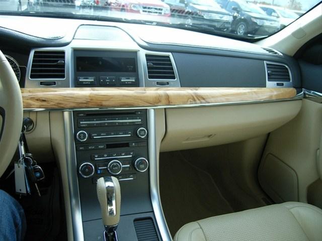 Lincoln MKS 2009 photo 2