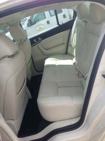 Lincoln MKS 2009 photo 1