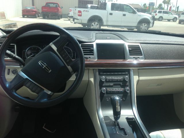 Lincoln MKS 2009 photo 2
