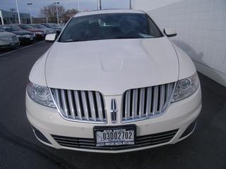 Lincoln MKS 2009 photo 1