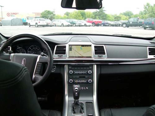 Lincoln MKS 2010 photo 2