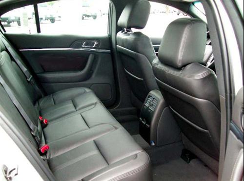 Lincoln MKS 2010 photo 4