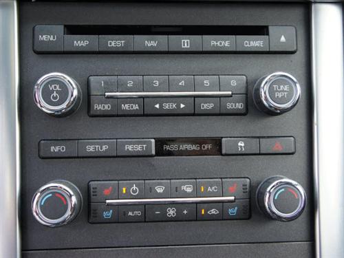 Lincoln MKS 2010 photo 2