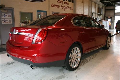 Lincoln MKS 2010 photo 4