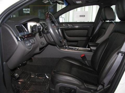 Lincoln MKS 2010 photo 1